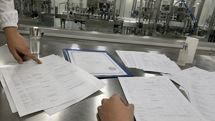 Private Label Cosmetics Sourcing: Factory-Direct vs. Middlemen on Compliance and Traceability
