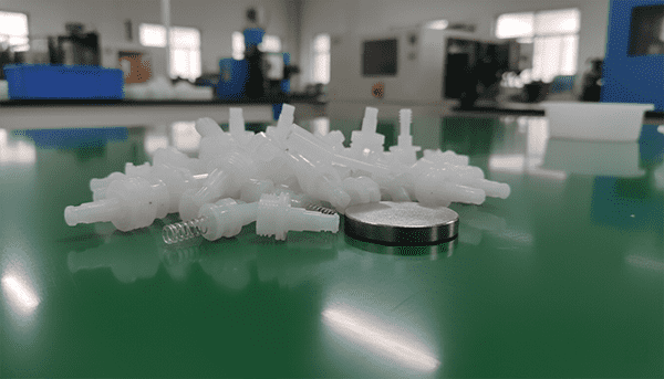 Mono-material pump and bottle